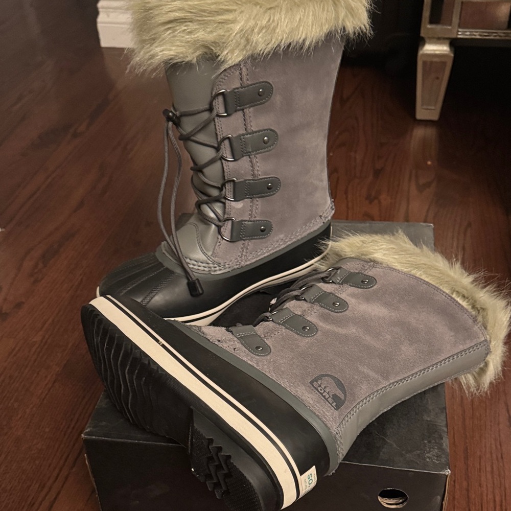 Sorel Youth Gray Winter Boots with Faux Fur